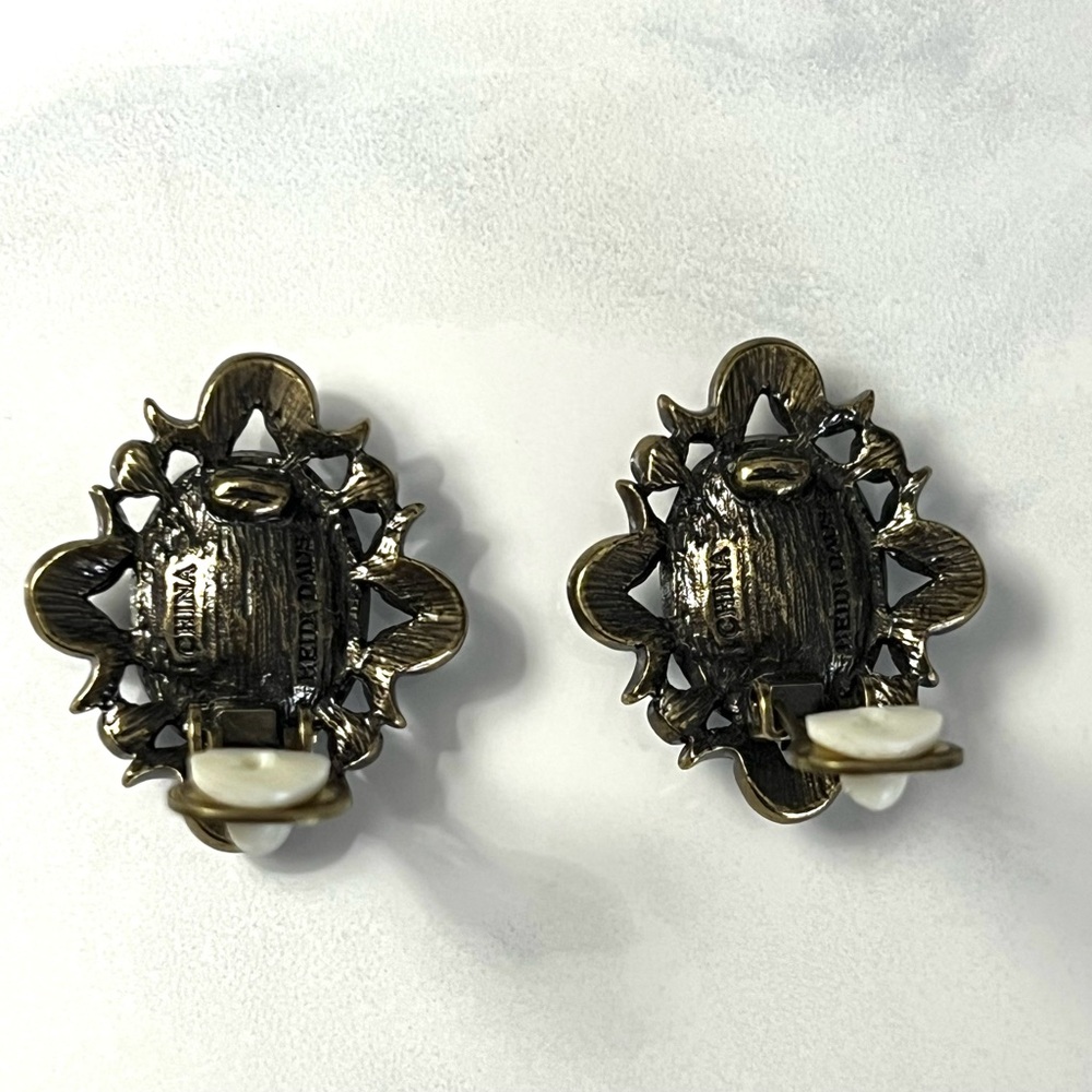 Heidi Daus Art Deco Style vintage clip on earrings with Swarovski crystals - Picture 3 of 9